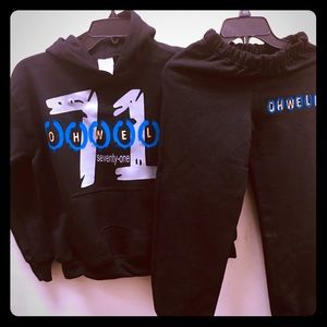 Warm-up suits/Pullover Hoods/Flagship T-shirts